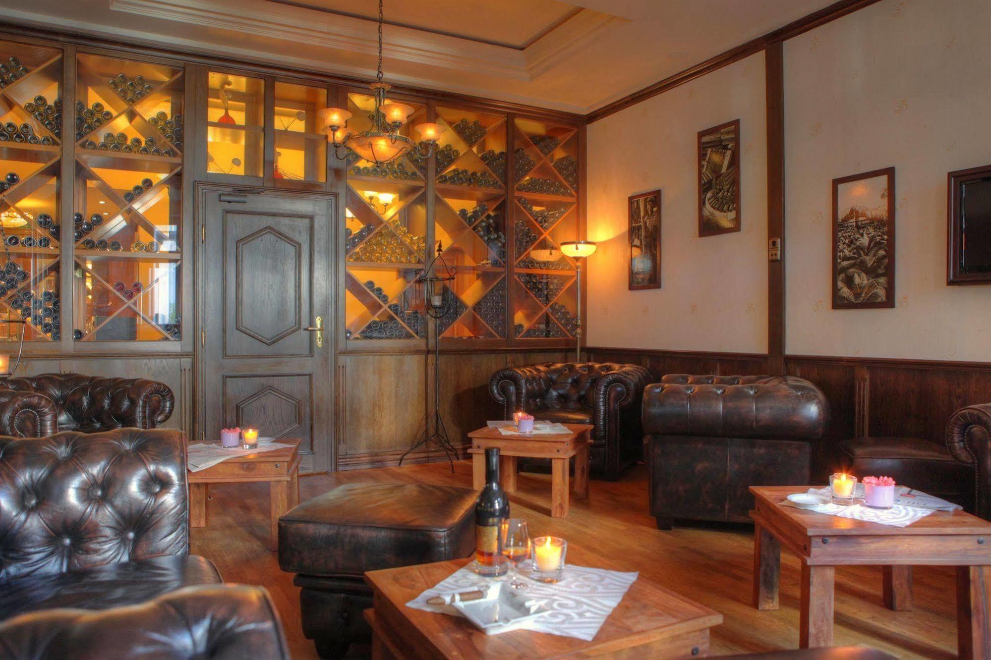 Seetelhotel Ahlbecker Hof Heringsdorf  Kültér fotó Interior of a wine bar in Germany